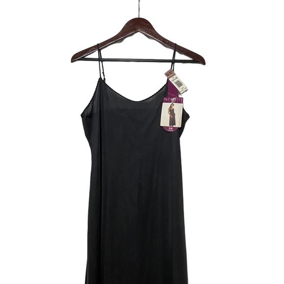 Vintage Vassarette Liner Black Sable 32” Sheer Nylon Made in USA Slip - Picture 3 of 16